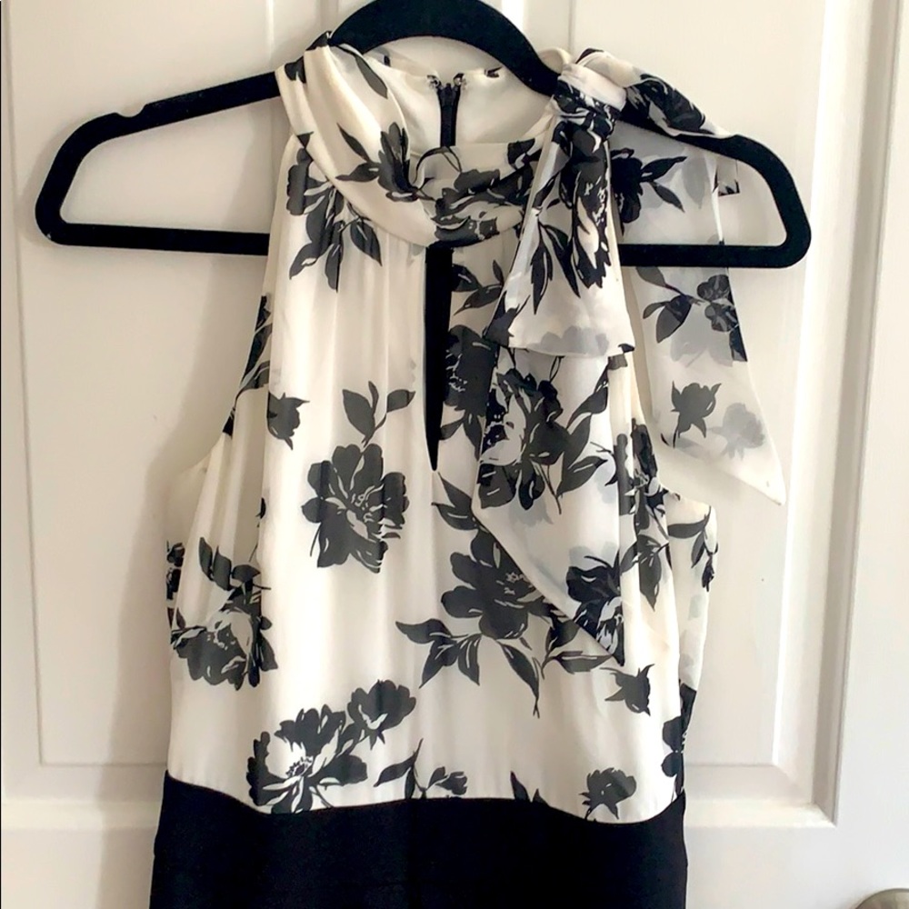 White House Black Market Size 4 Jumper